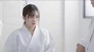 [同性人妖] 肌肉男在厕所吃鸡